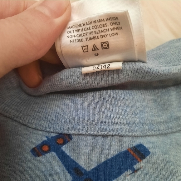 Hanna Andersson Gray Airplane Print PJ Top - Picture 6 of 6